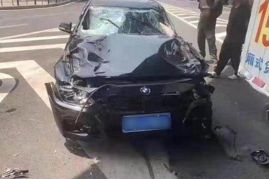 2021年5月22日大连轿车撞人逃逸事件