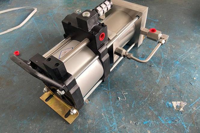 压缩空气增压泵