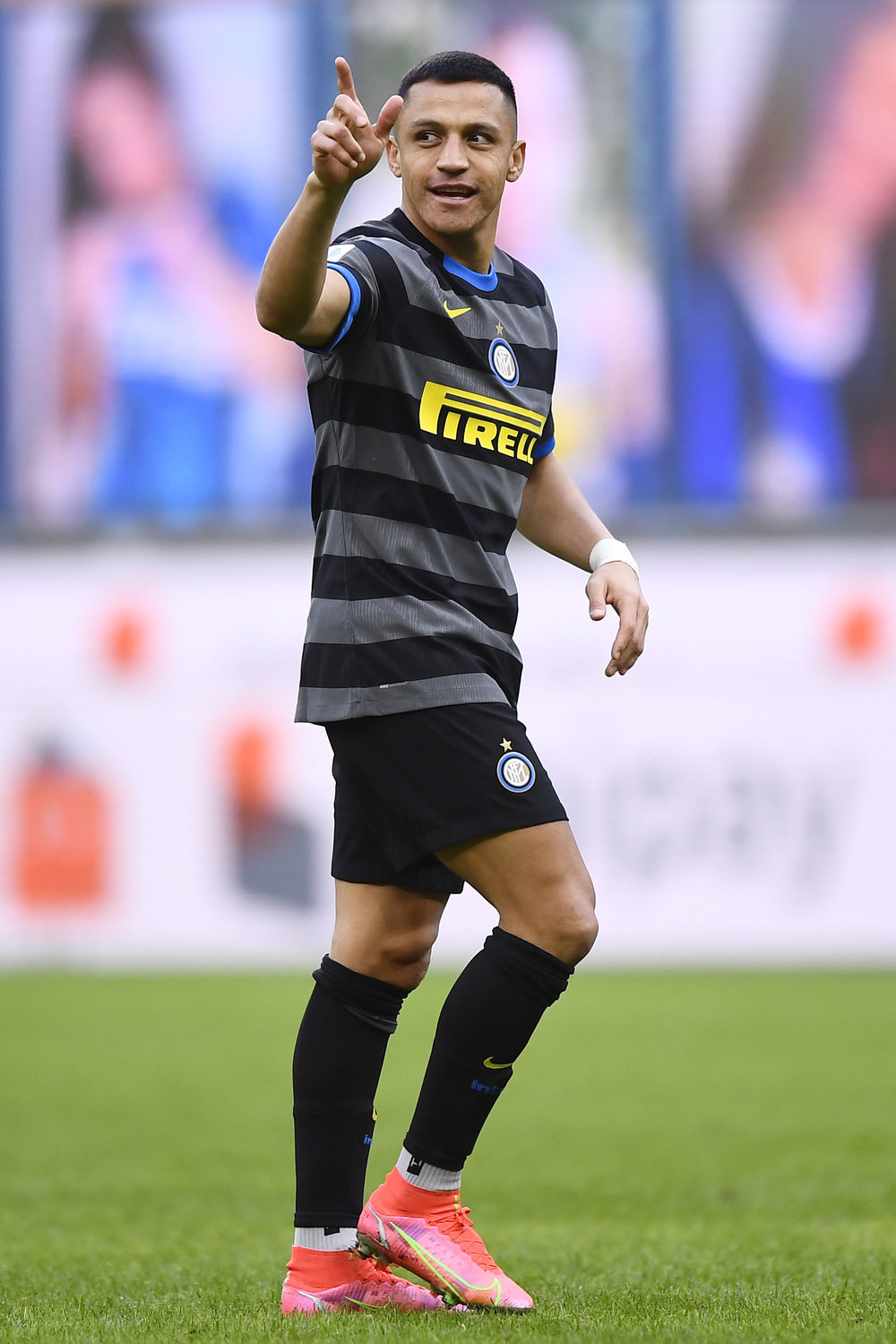  p>阿莱克西斯·桑切斯(alexis sanchez),1988年12月19日出生于 a