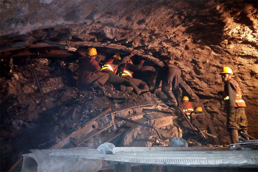  p>木寨岭隧道(muzhailing tunnel)位于甘肃省定西市 b> a target="