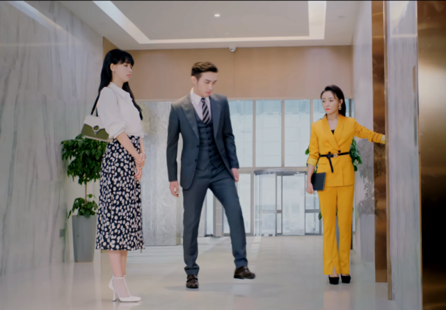 又一版《欢乐颂》？虽然设定类似，《我和我们在一起》却差太多了_百科TA说