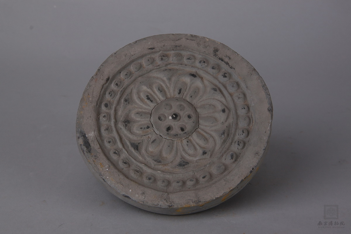 东汉莲花纹瓦当