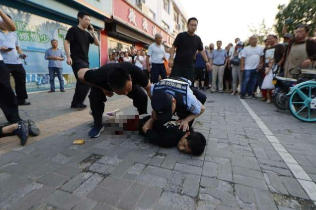 2020年11月24日淮安重大暴力袭警案兄弟嫌疑人一审死刑