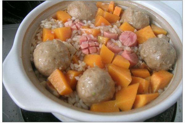 锅仔牛肉丸焖饭