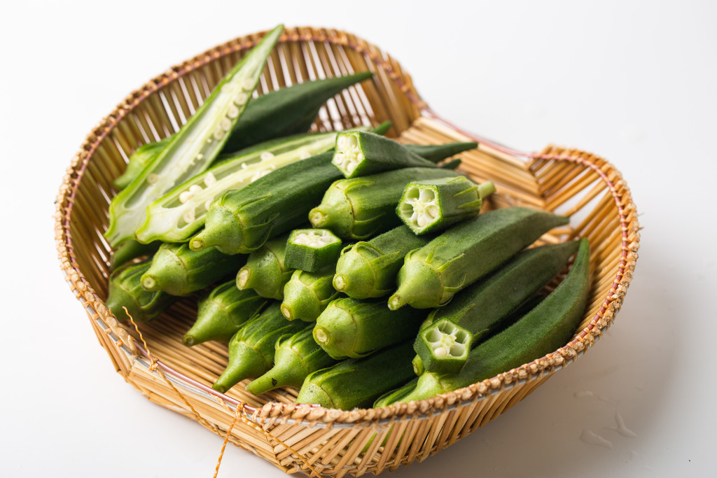 moench)亦称黄秋葵,是锦葵科一年生草本植物.