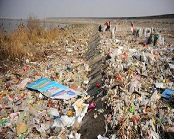  p>10·12长江跨省倾倒危废案是指2017年10月12日,长江安徽段铜陵市