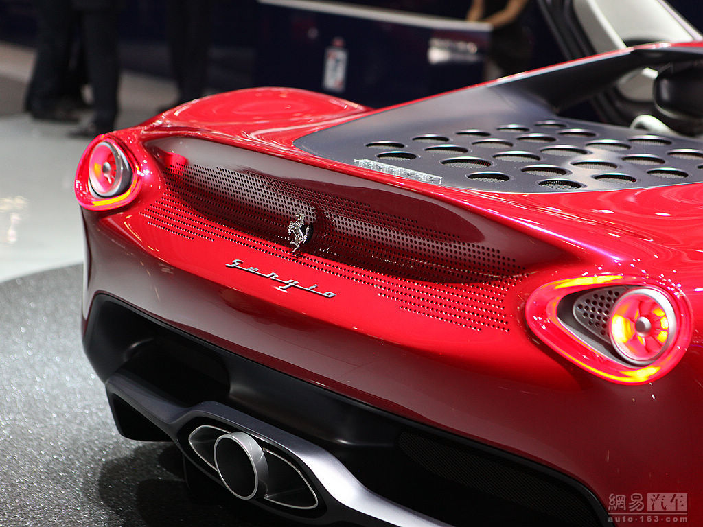  p>2013年日内瓦车展上,法拉利正式发布了sergio概念车,以纪念其已故