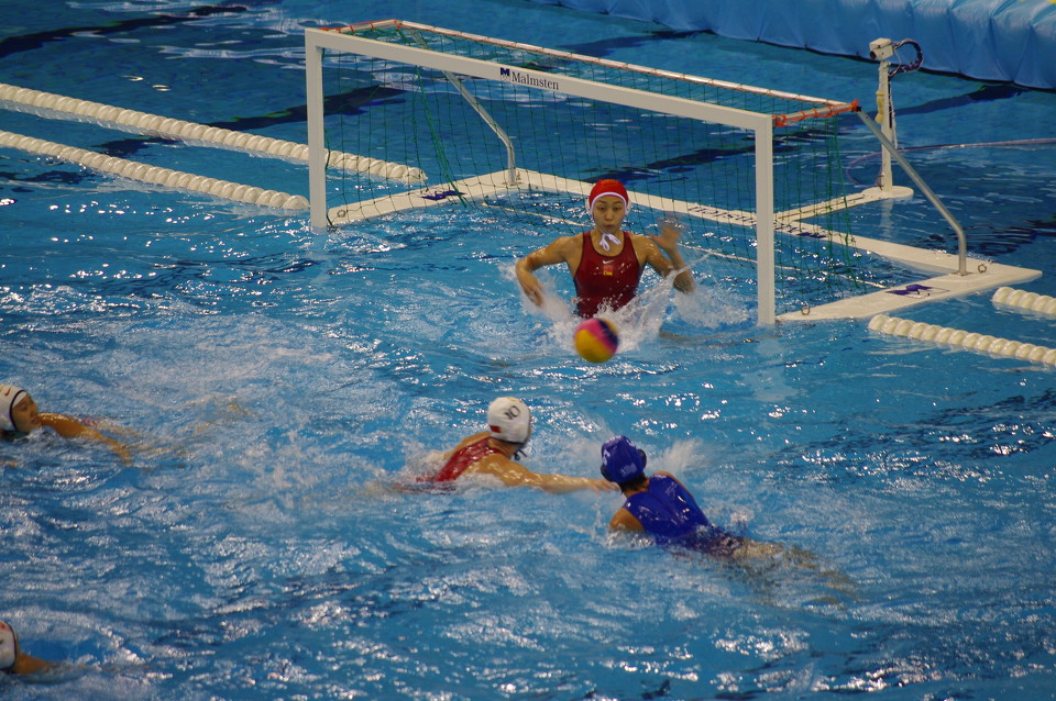  p data-id="gnrq7l39w0">水球(water polo),又称为"水上足球",是一种
