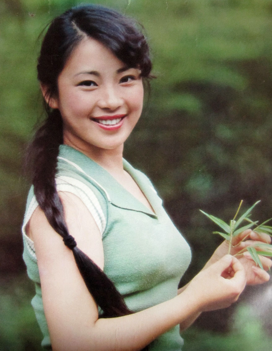 data-id="ub6o40bpti3k">黄秋燕,1961年8月30日出生,武术运动员,演员