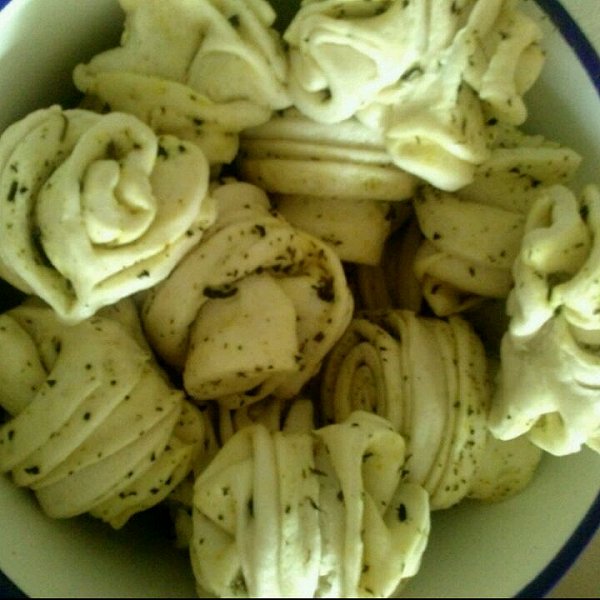 姜黄苦豆子花卷