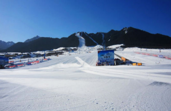 嵩山滑雪滑草场