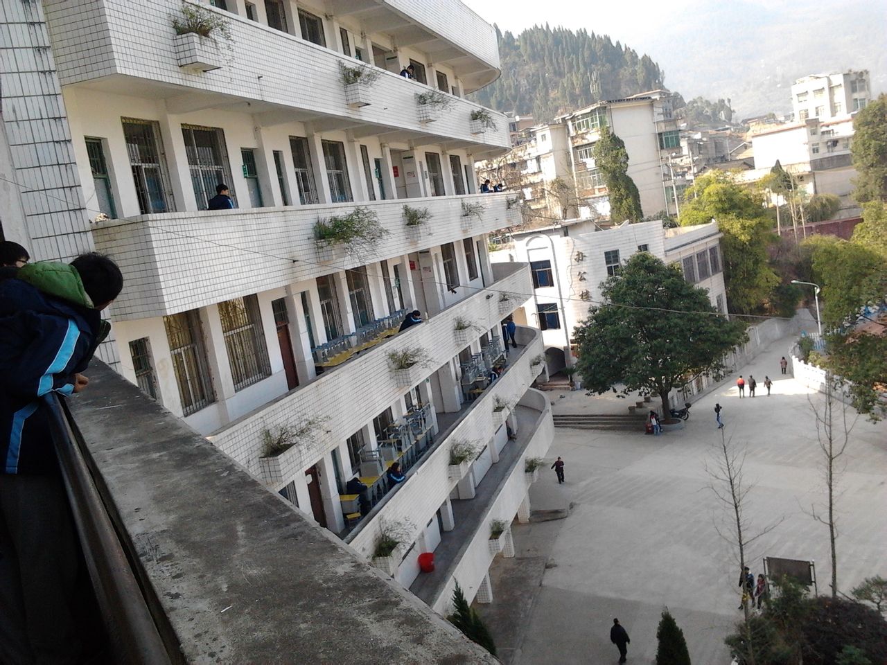 湖南省保靖民族中学