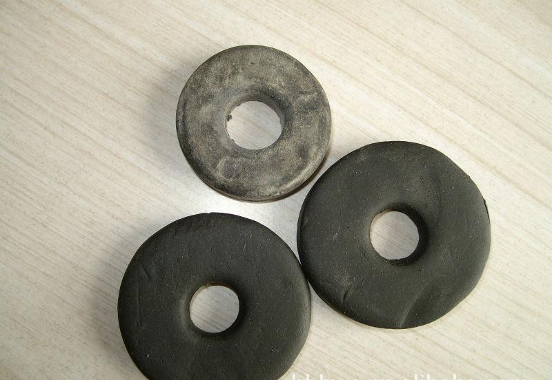  p>止水环与止水圈(片)一样是针对穿过结构物施工缝和裂缝的钢筋,管道