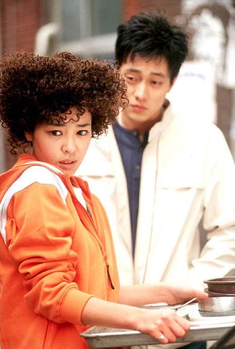  p>《玻璃鞋》是 a href="#">韩国sbs电视台 /a>于2002年3月2日首播的