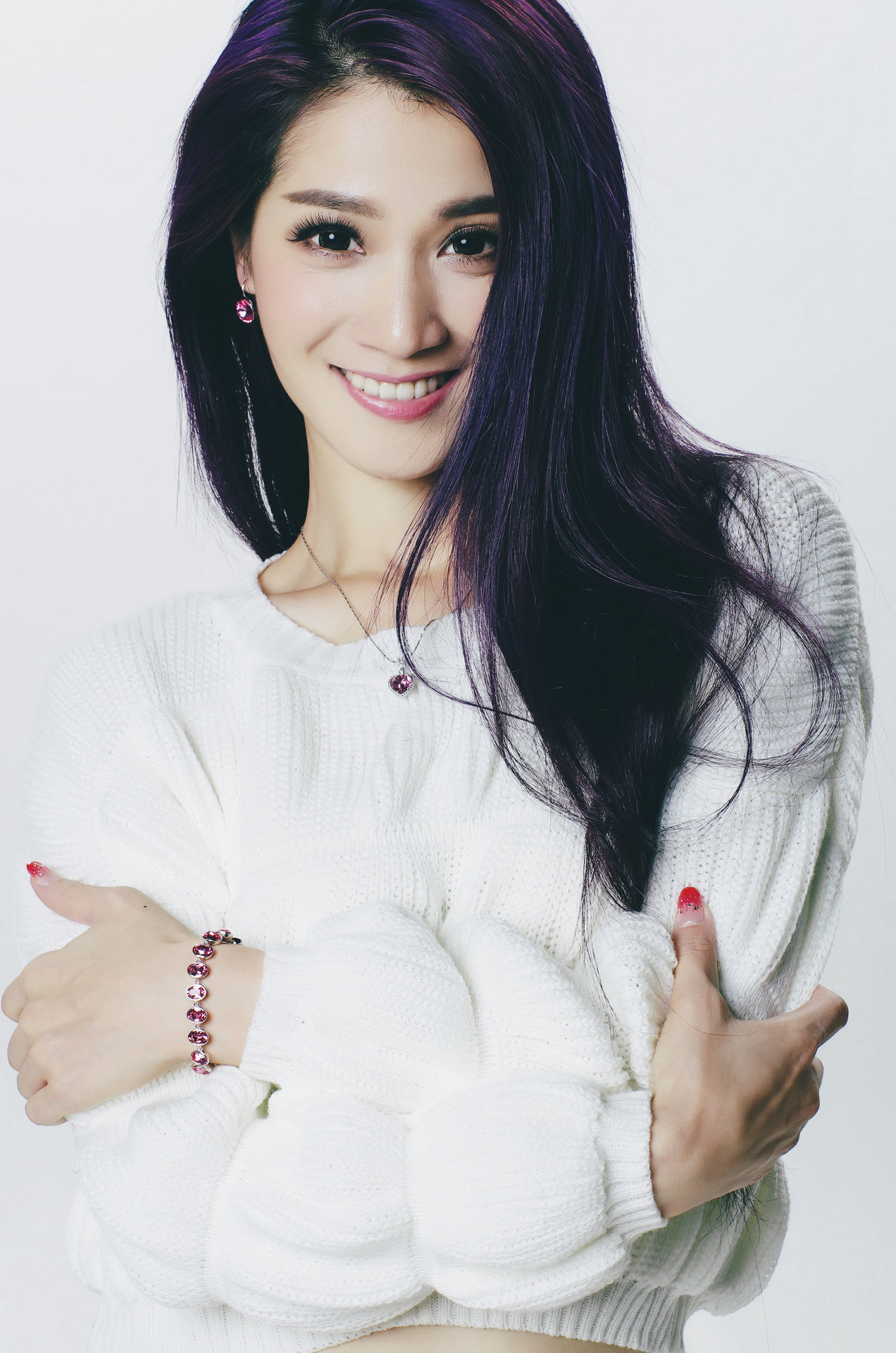  p data-id="gnwofg1h50">娜宝,女,90后原创歌手,平面模特,网络知名