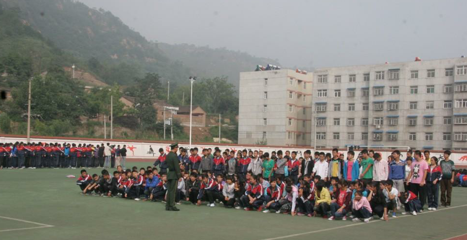  p>彬县范公中学是一所以升学预备教育为主的 a href="#" data-lemma