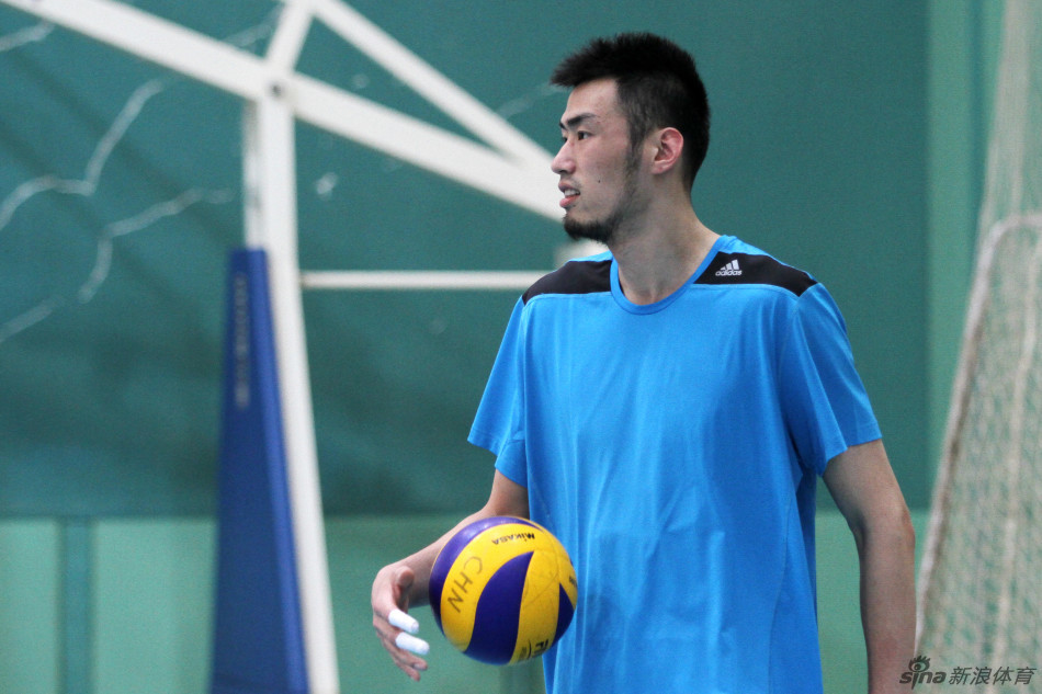  p data-id="gnx1td568b">戴卿尧,中国排球运动员,现效力于上海男排.
