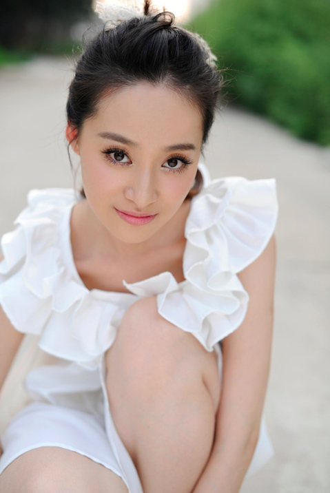 杨简言,别名杨智迪,出生于辽宁省,中国内地