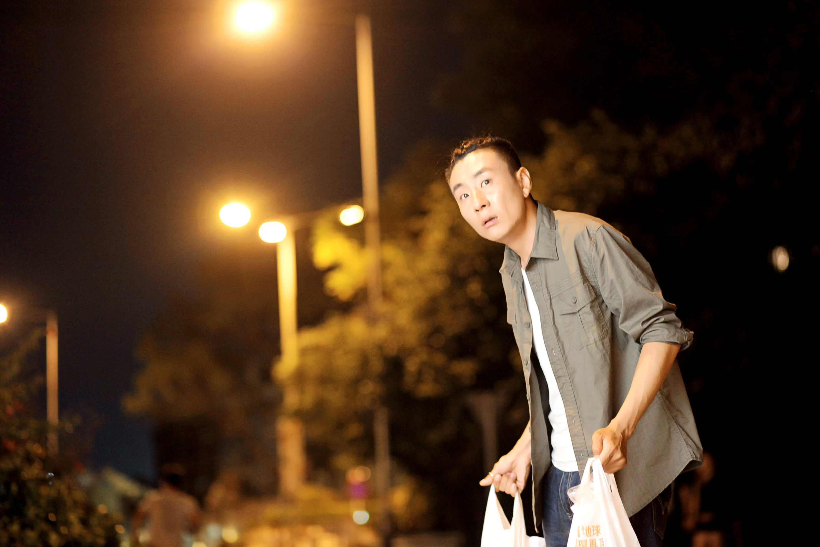 演员,出身于吉林长春一个戏剧世家,这个东北爷们却有着南方男人的细腻