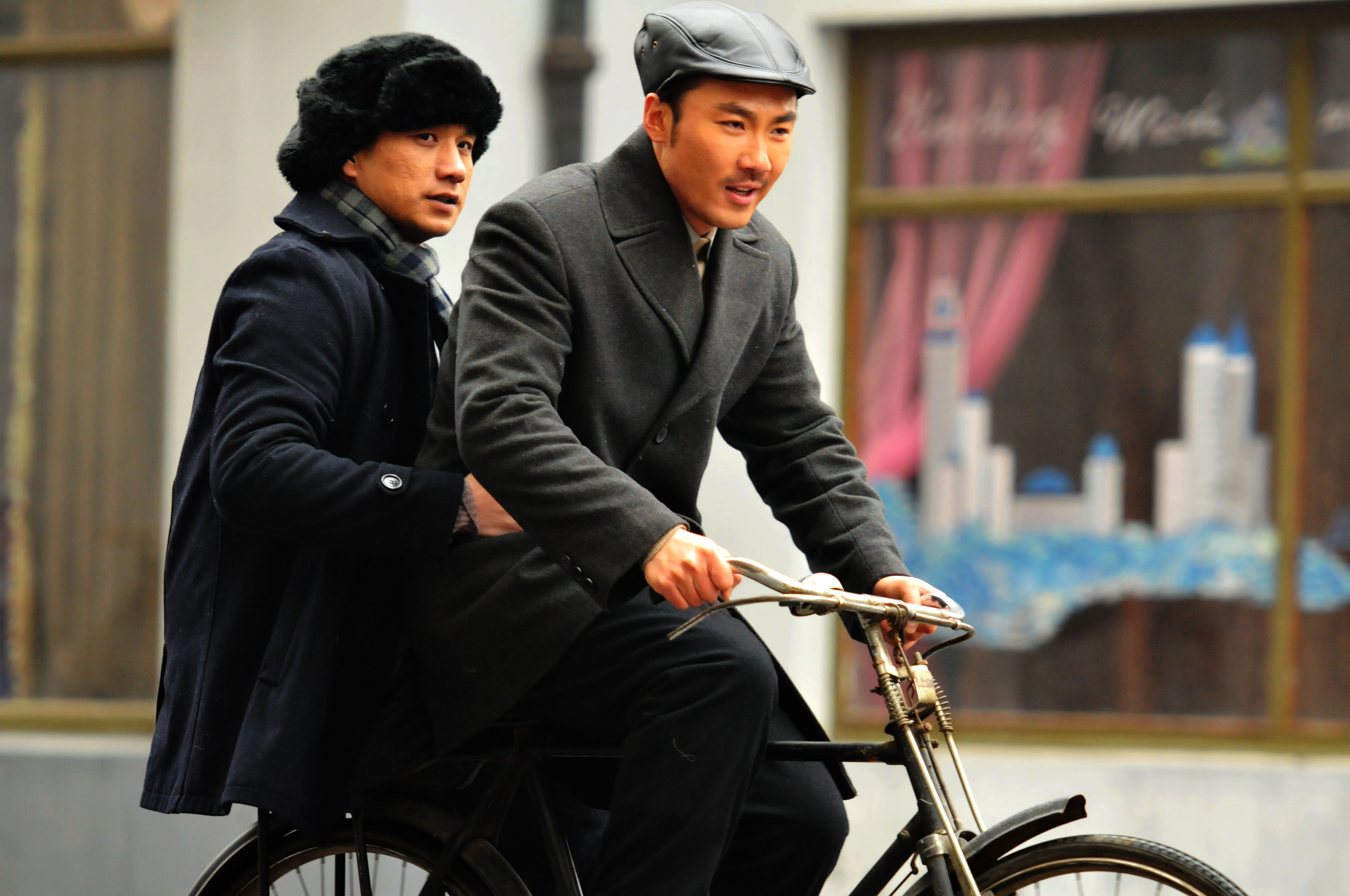  p>《夜隼》是一部改编自修崃荣的长篇小说《 a target="_blank" href