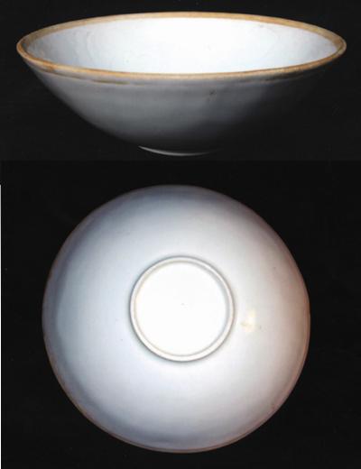  p>卵白釉是枢府瓷的一种,——釉呈失透状,色白微青,好似鹅卵色泽,故