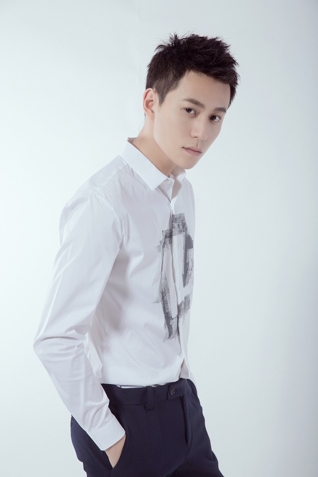  p>秦俊杰,1991年9月1日出生于福建省厦门市,中国内地影视男演员.