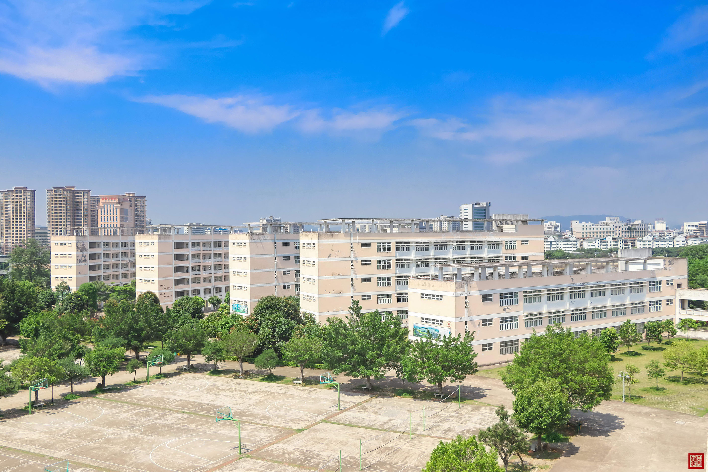  p>广东梅县东山中学是全国重点中学,广东省国家级示范性普通高中