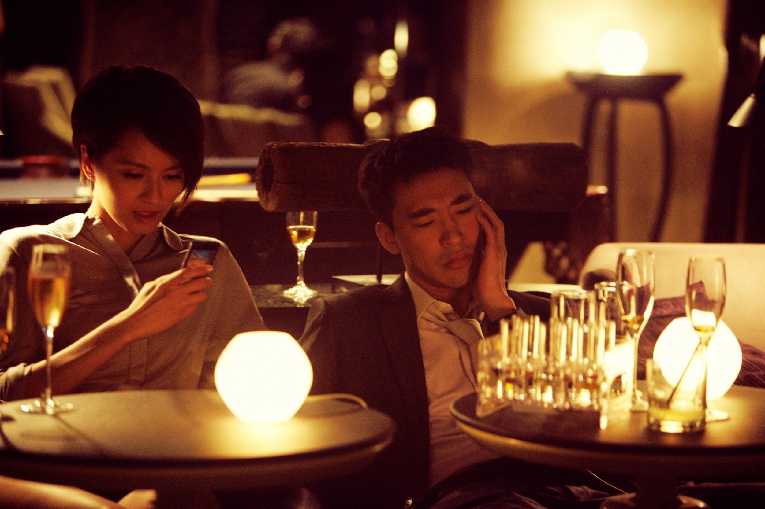  p>《亲密敌人》是徐静蕾导演,徐静蕾,黄立行联合主演的电影.