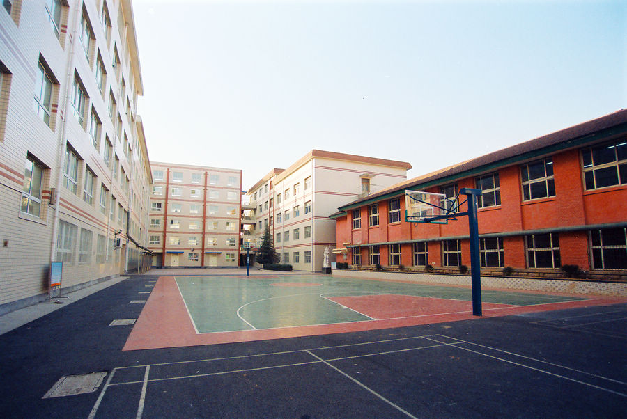  p data-id="gnhgmm3v9v">山东省济南济微中学校是槐荫区唯一一所九年