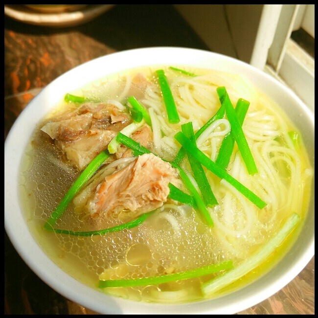  p>老鸭汤面是以鸭汤,面条为主料的菜品. /p>