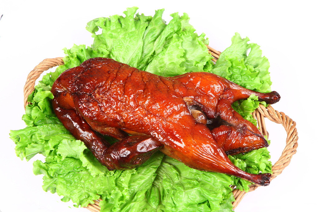  p>烤鸭是北京和南京的一道特色名菜,属于北京菜或金陵菜,该菜品以