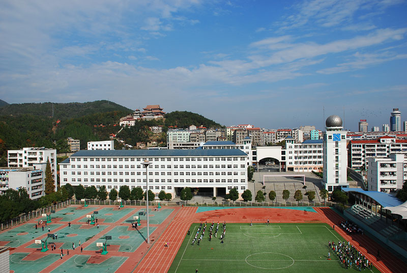 荆门市龙泉中学