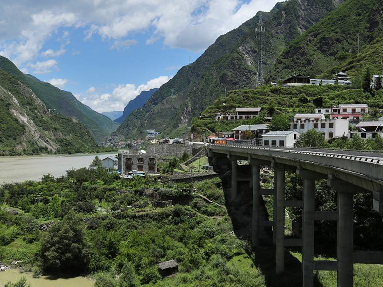  p>叠溪古城遗址,位于 a target="_blank" href="/item/茂县/3033737"