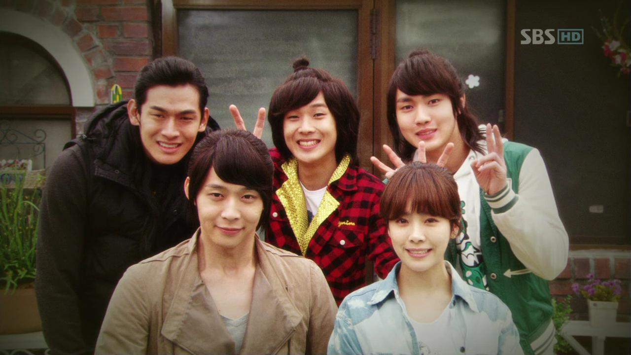  p>《屋塔房王世子》是韩国 a href="#" data-lemmaid="30553">sbs /a
