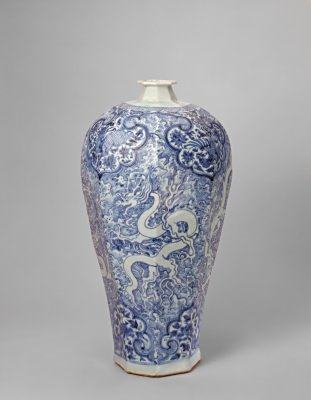 元青花海水白龍紋八方梅瓶