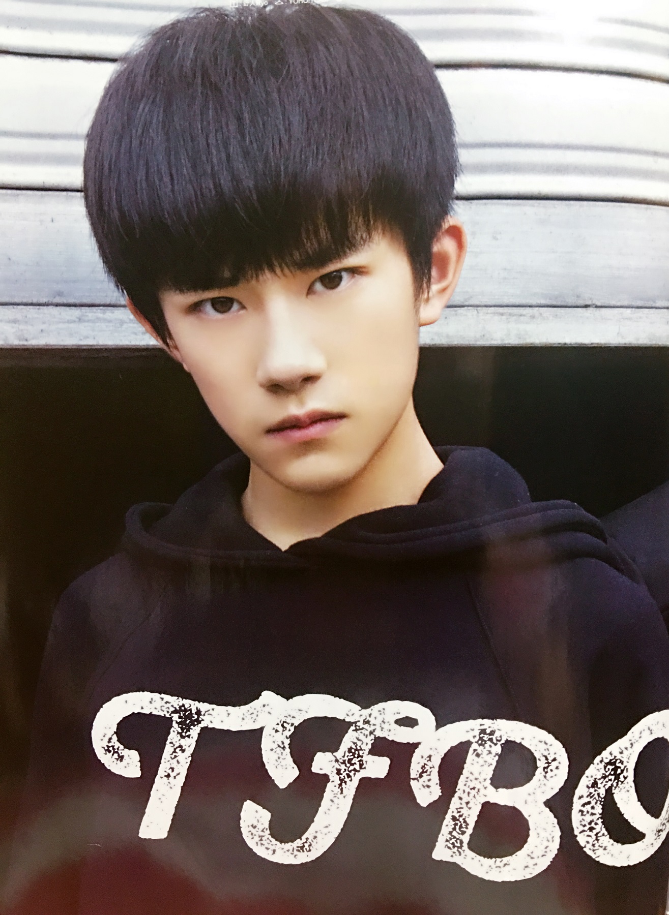  p>易烊千玺,2000年11月28日生于湖南怀化,中国内地男演员,歌手,舞者