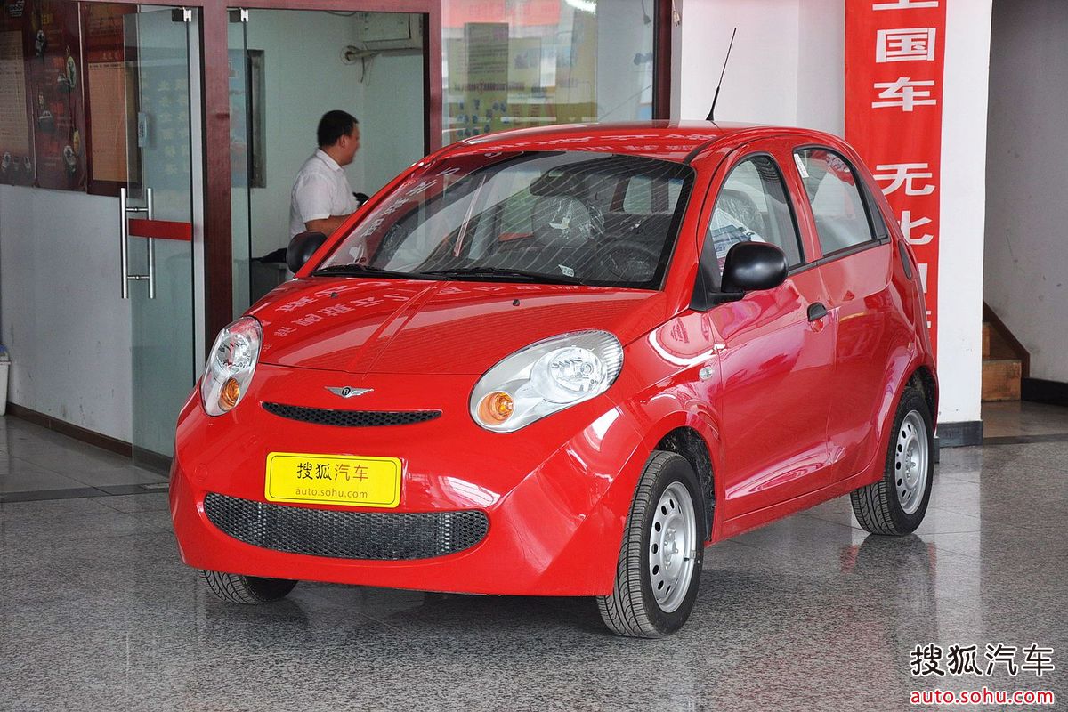 的先锋车型,是瑞麒完全面向现代年轻族群打造的一款智能数字精品小车