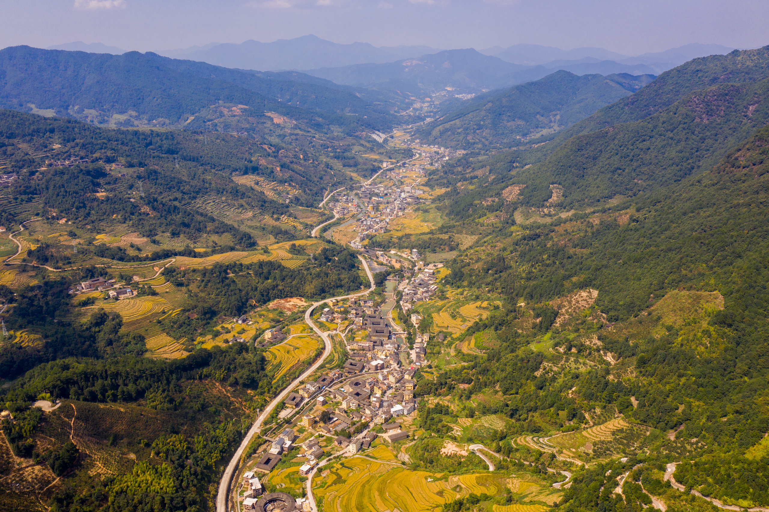 福建永定南溪土楼群