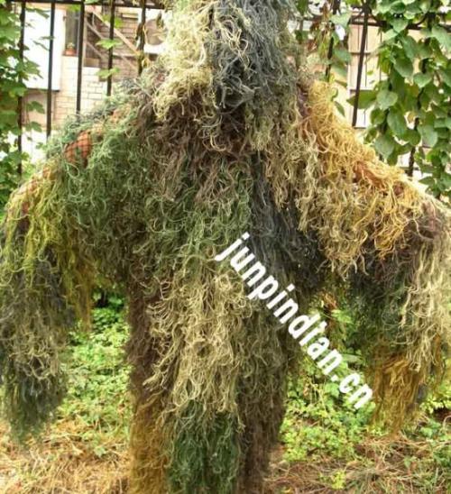  p data-id="gnwl7gql54">"吉利服"(ghillie su