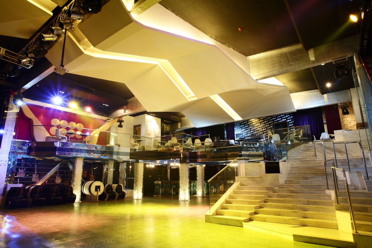  p data-id="gnx0oh1kd2">壹空间位于北京著名的cbd商圈,紧邻国贸