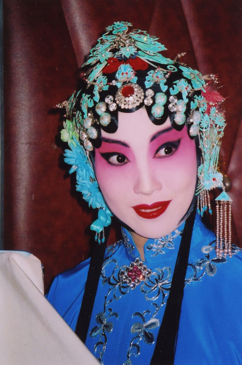 u2q7va">王晶,女,1978年2月出生于山东,北京军区政治部战友京剧团演员