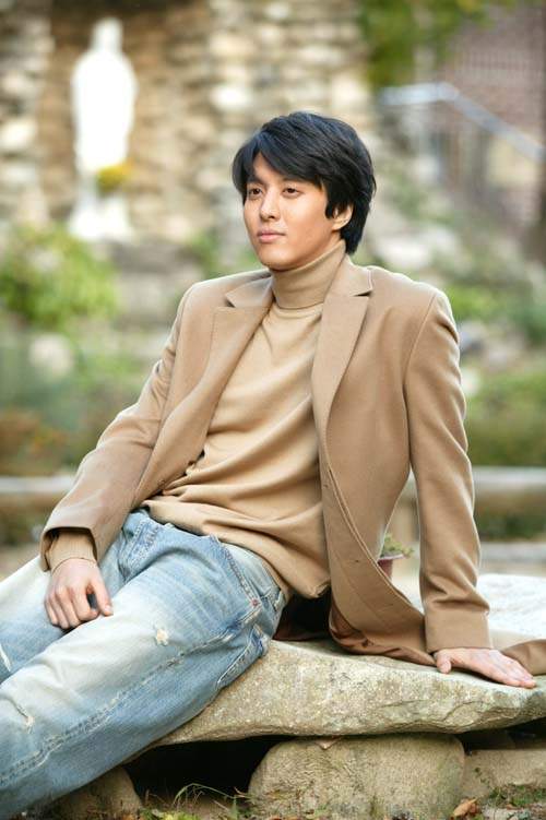  p>李东健(         ,lee dong gun),1980年7月26日出生于韩国首尔