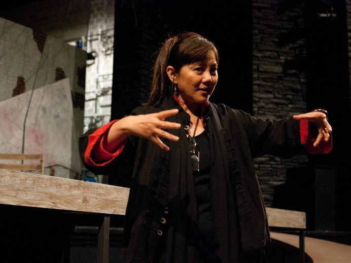 lemmaid="5671679">上海话剧艺术中心导演,雷国华导演创意工资乙