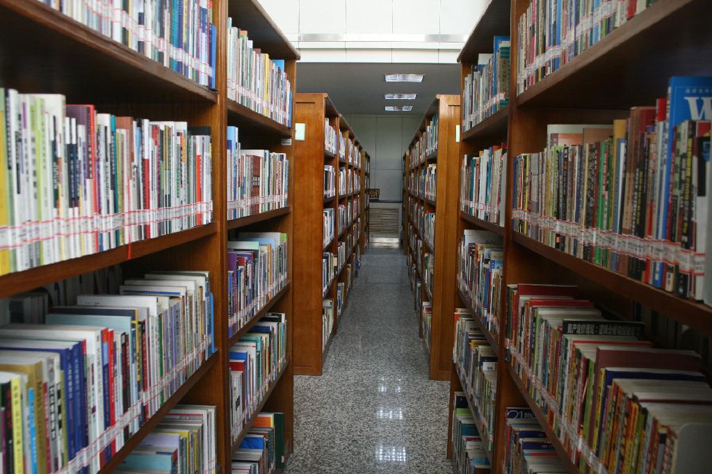 西安外事学院图书馆