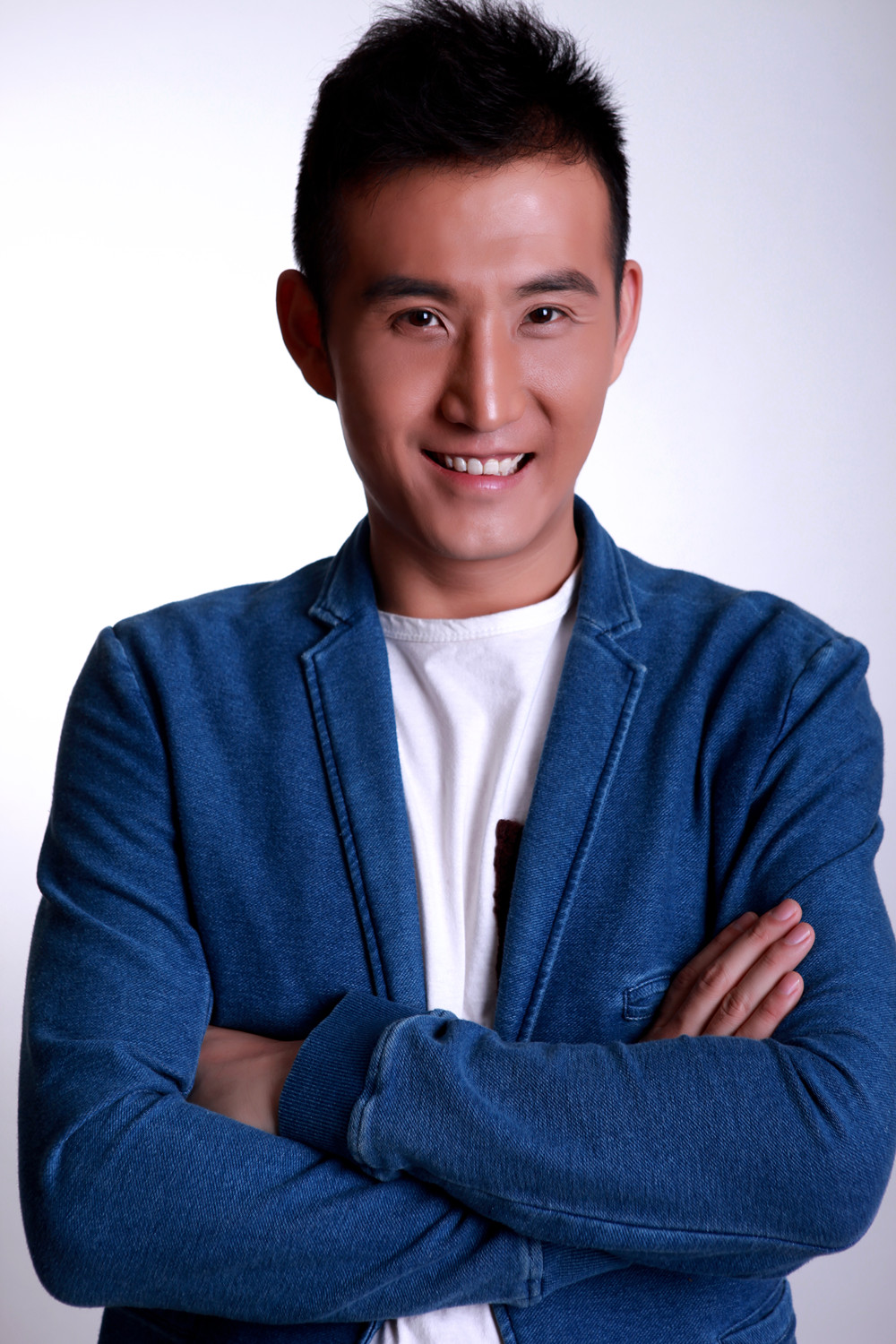  p>马赫,1981年4月17日出生于河南省商丘市,中国内地男演员,毕业于 a