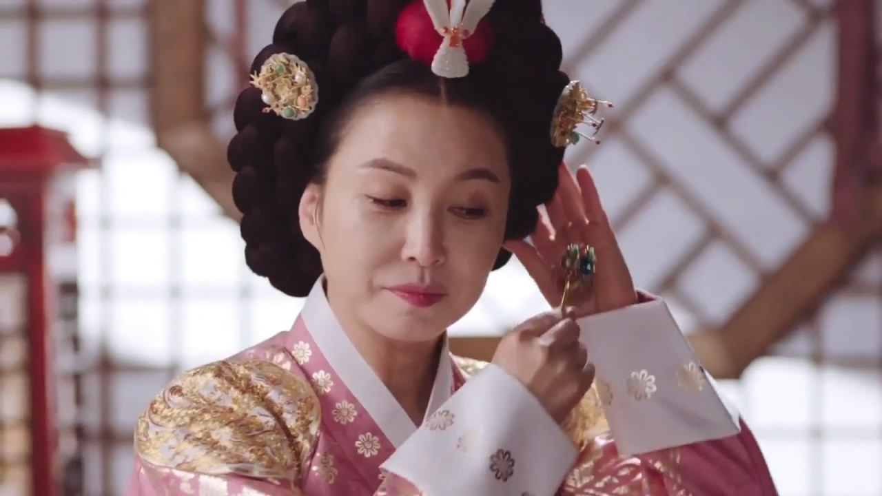  p>文定王后尹氏(朝鲜语:                   ,1501年-1565年),是 a