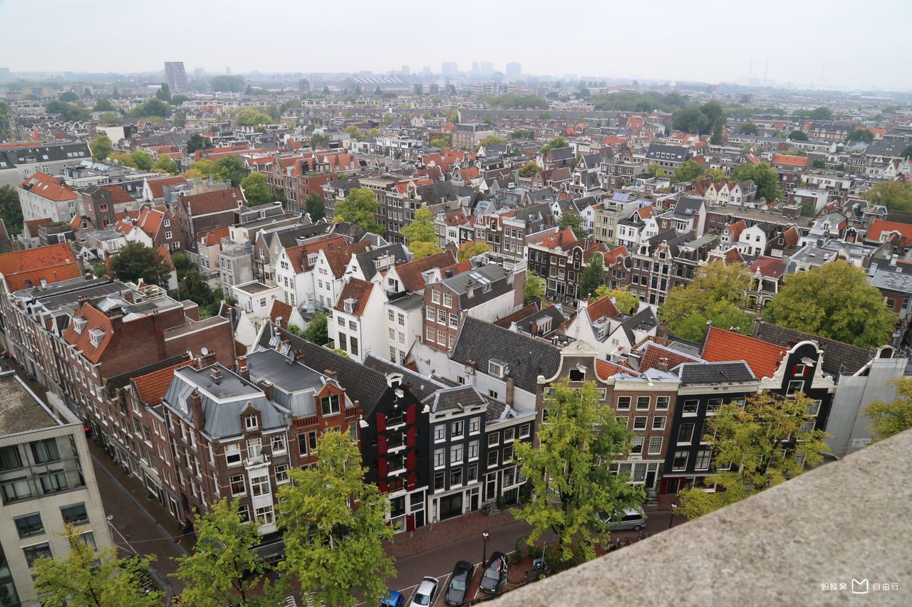  p>西教堂,高高的耸立在王子运河畔.