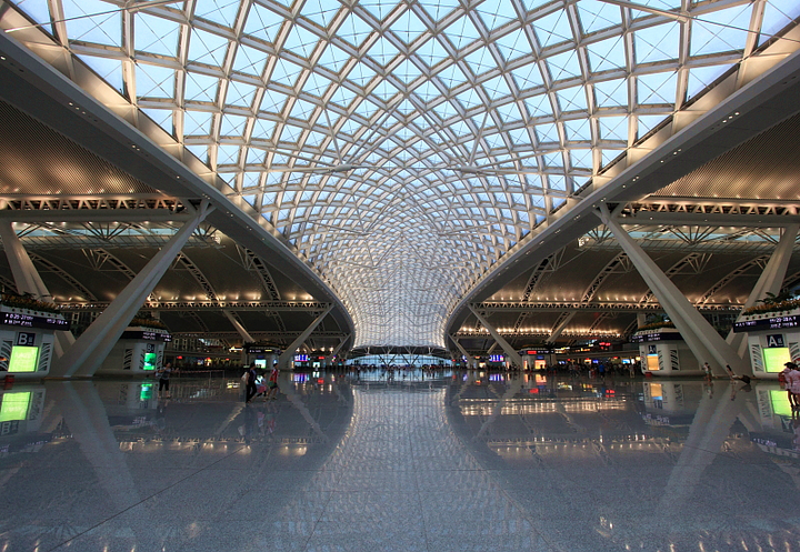  p>广州南站(guangzhounan railway station),位于中国 a target="