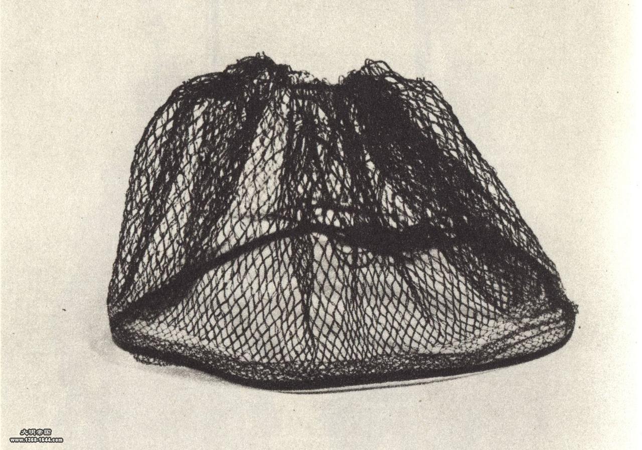  p>网巾是中国明代成年男子用来束发的网子,也是明初建立的 a target=