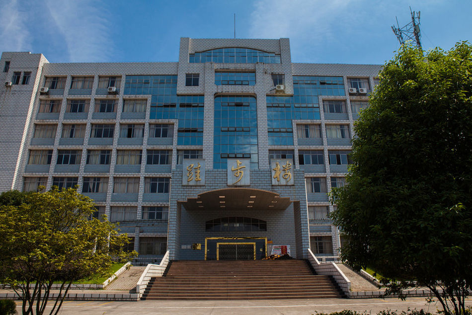  p data-id="gnbuo1r2cp">萍乡学院(pingxiang university)坐落于江西